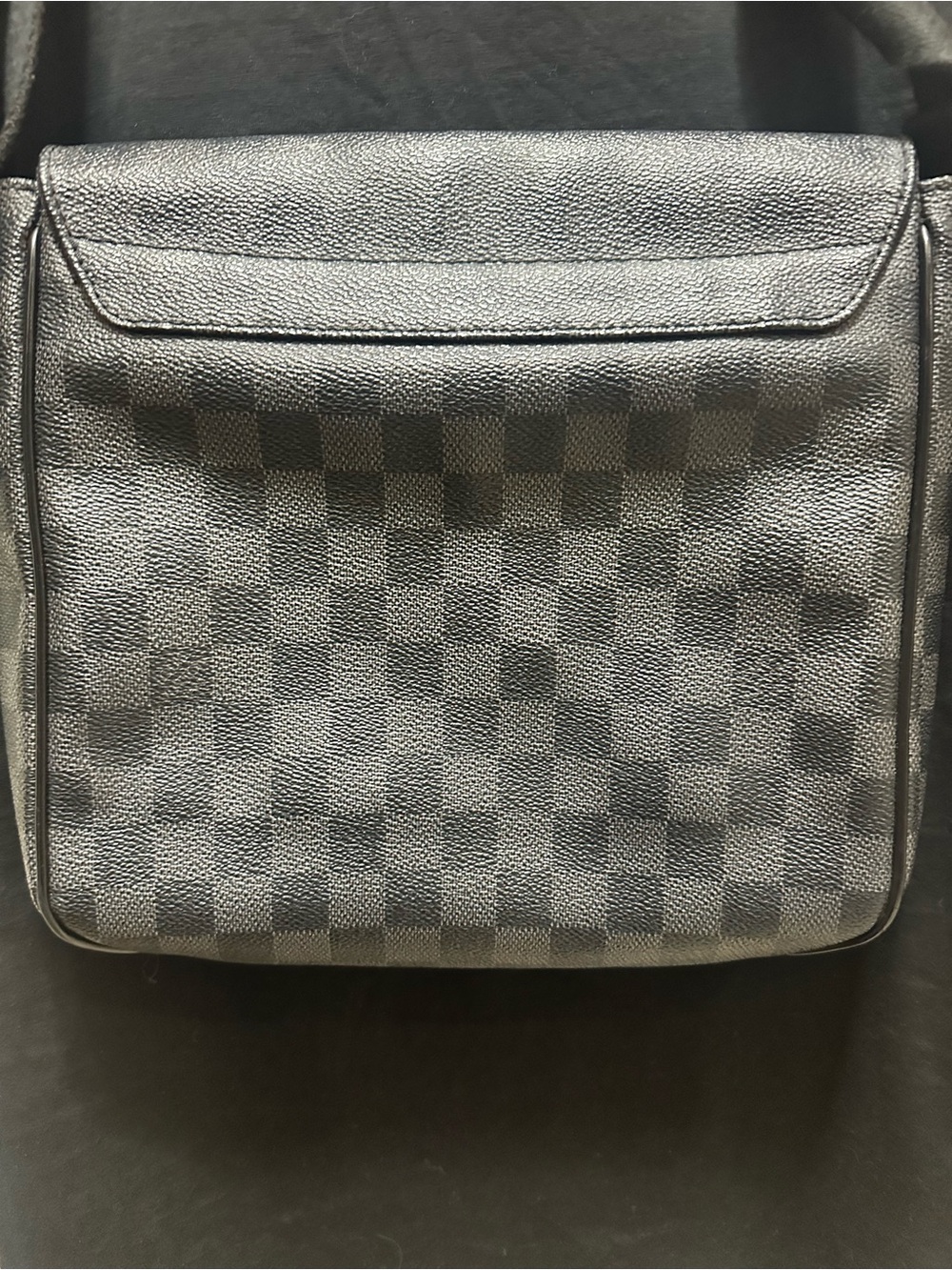 Louis Vuitton Damier Graphite Crossbody Messenger in Black and Gray WORN ONCE - Picture 7 of 8